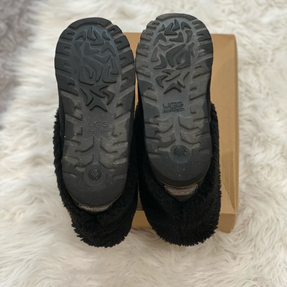UGG Australia - Picture 4 of 11
